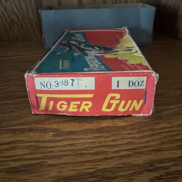 Tiger Brand Repeating Toy Gun - Picture 6 of 9